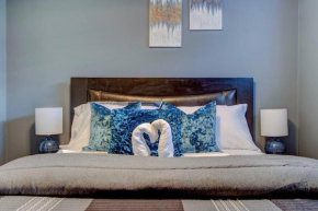 Luxurious 2 Bedroom Private Basement Suite in Windermere